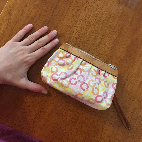 Coach - Picture 3 of 3